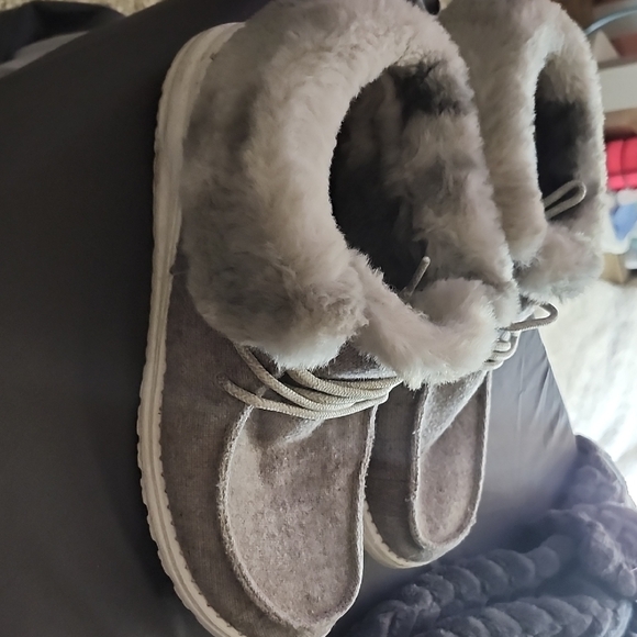 Hey Dude Gray Winter Rain Boots - Picture 1 of 1